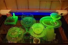 玻璃器蔵：ウランガラスのこと - 和ガラスの世界 洋燈(石油ランプ